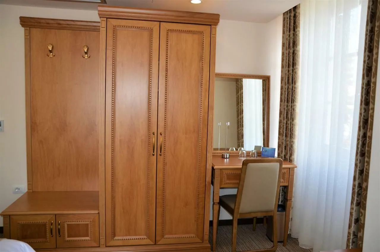 Hotel Boka 티라나